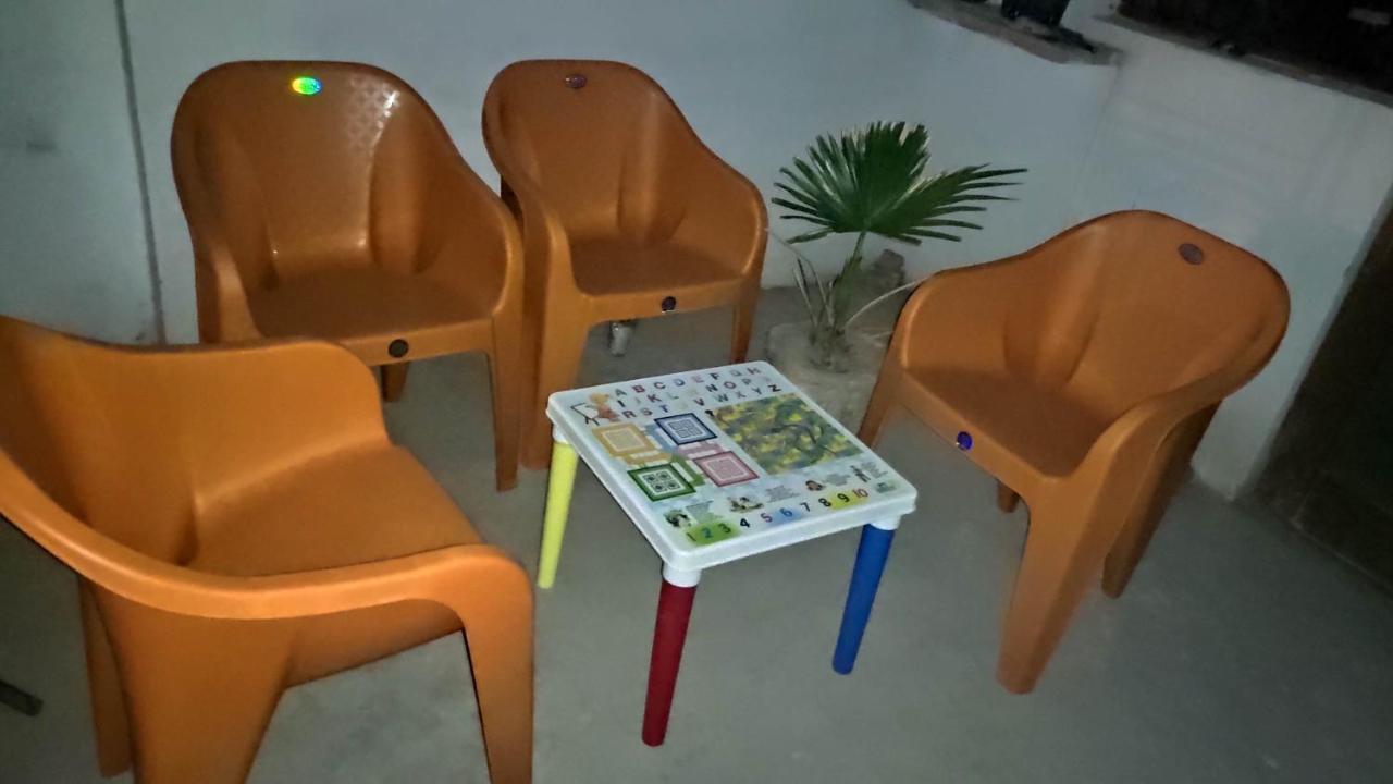 Ira Homestay Mathura - Divine Spiritual Stay מראה חיצוני תמונה