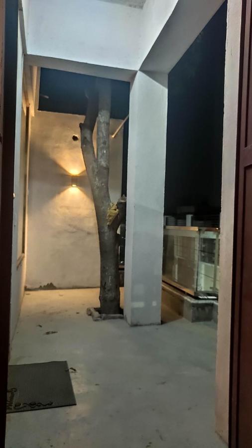 Ira Homestay Mathura - Divine Spiritual Stay מראה חיצוני תמונה
