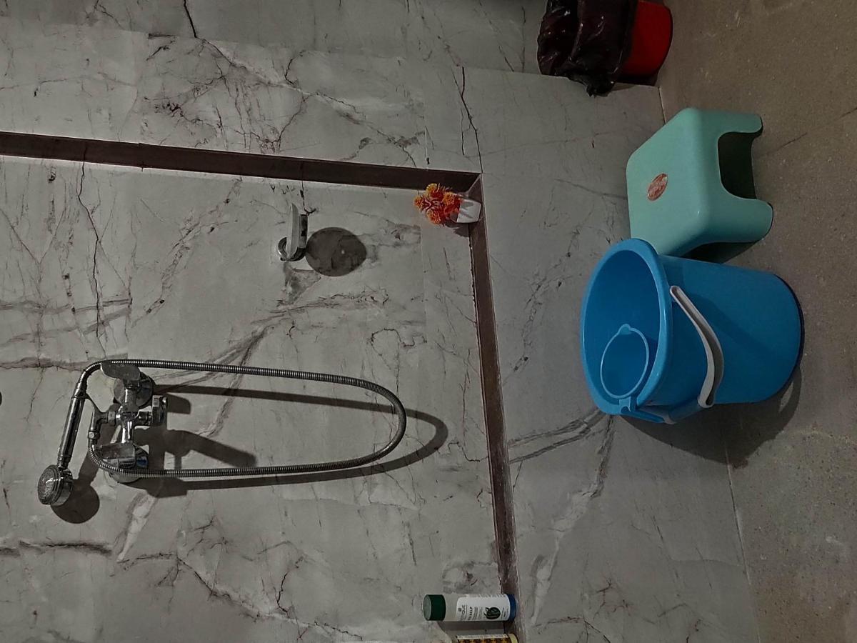 Ira Homestay Mathura - Divine Spiritual Stay מראה חיצוני תמונה