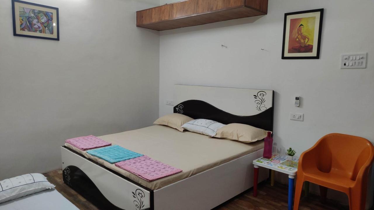 Ira Homestay Mathura - Divine Spiritual Stay מראה חיצוני תמונה