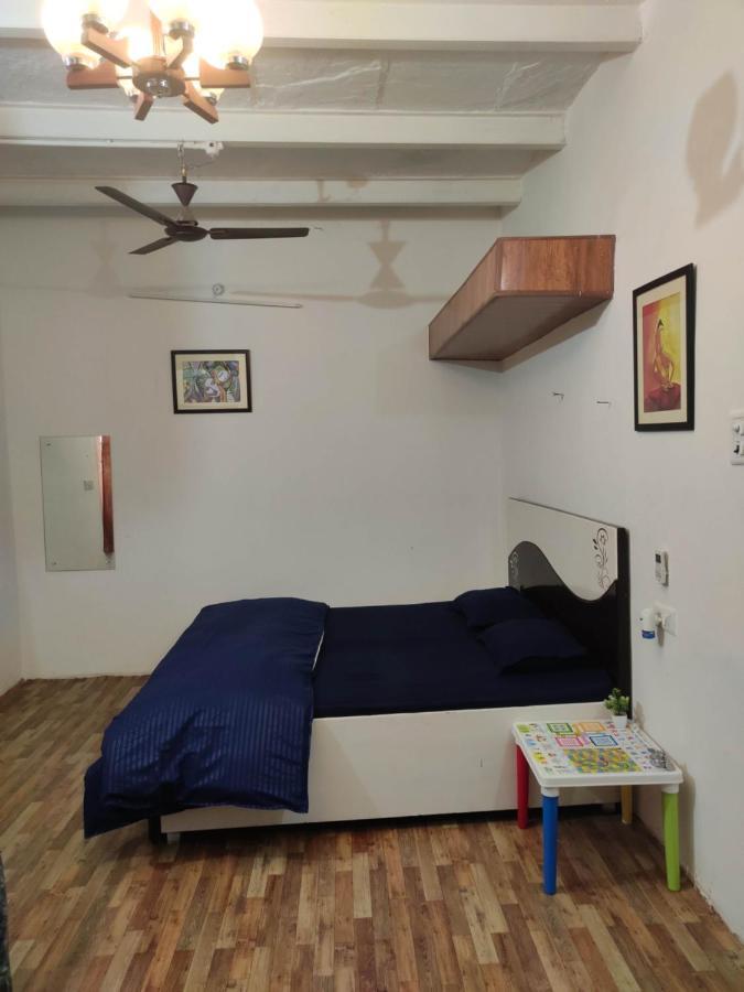 Ira Homestay Mathura - Divine Spiritual Stay מראה חיצוני תמונה