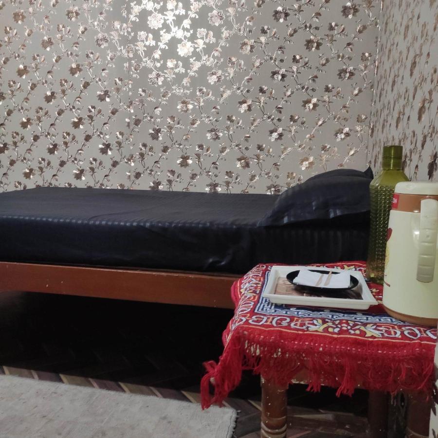 Ira Homestay Mathura - Divine Spiritual Stay מראה חיצוני תמונה