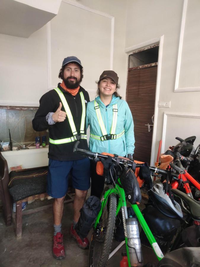 Ira Homestay Mathura - Divine Spiritual Stay מראה חיצוני תמונה