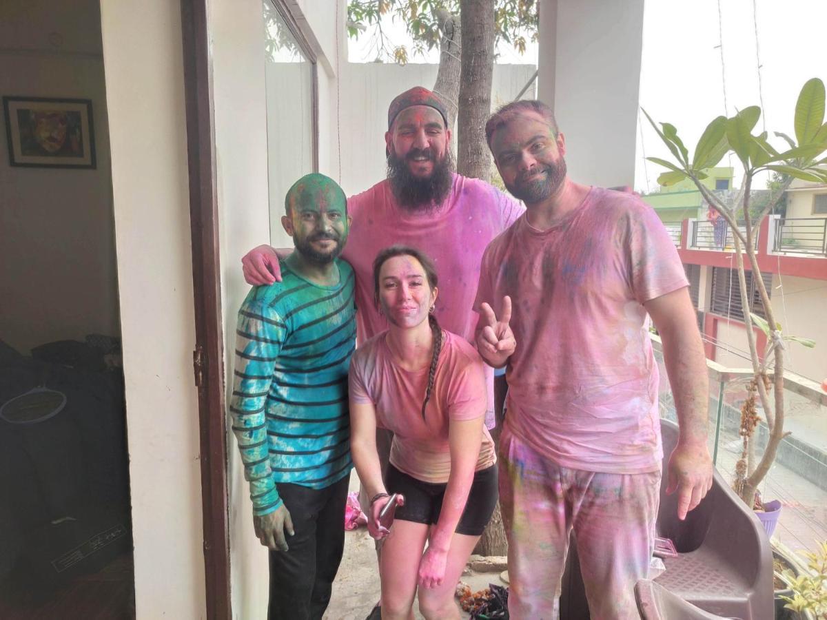 Ira Homestay Mathura - Divine Spiritual Stay מראה חיצוני תמונה