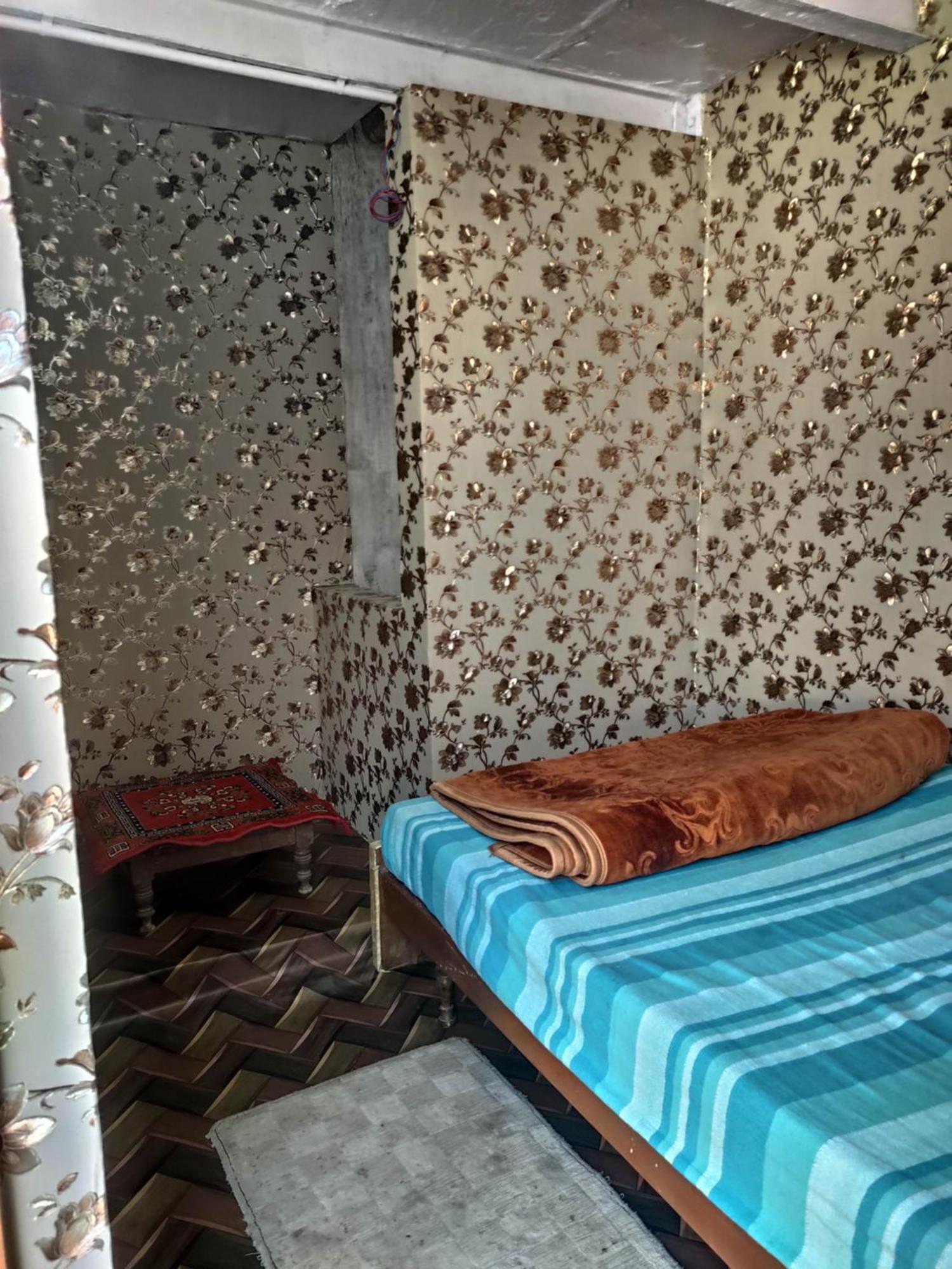 Ira Homestay Mathura - Divine Spiritual Stay חדר תמונה